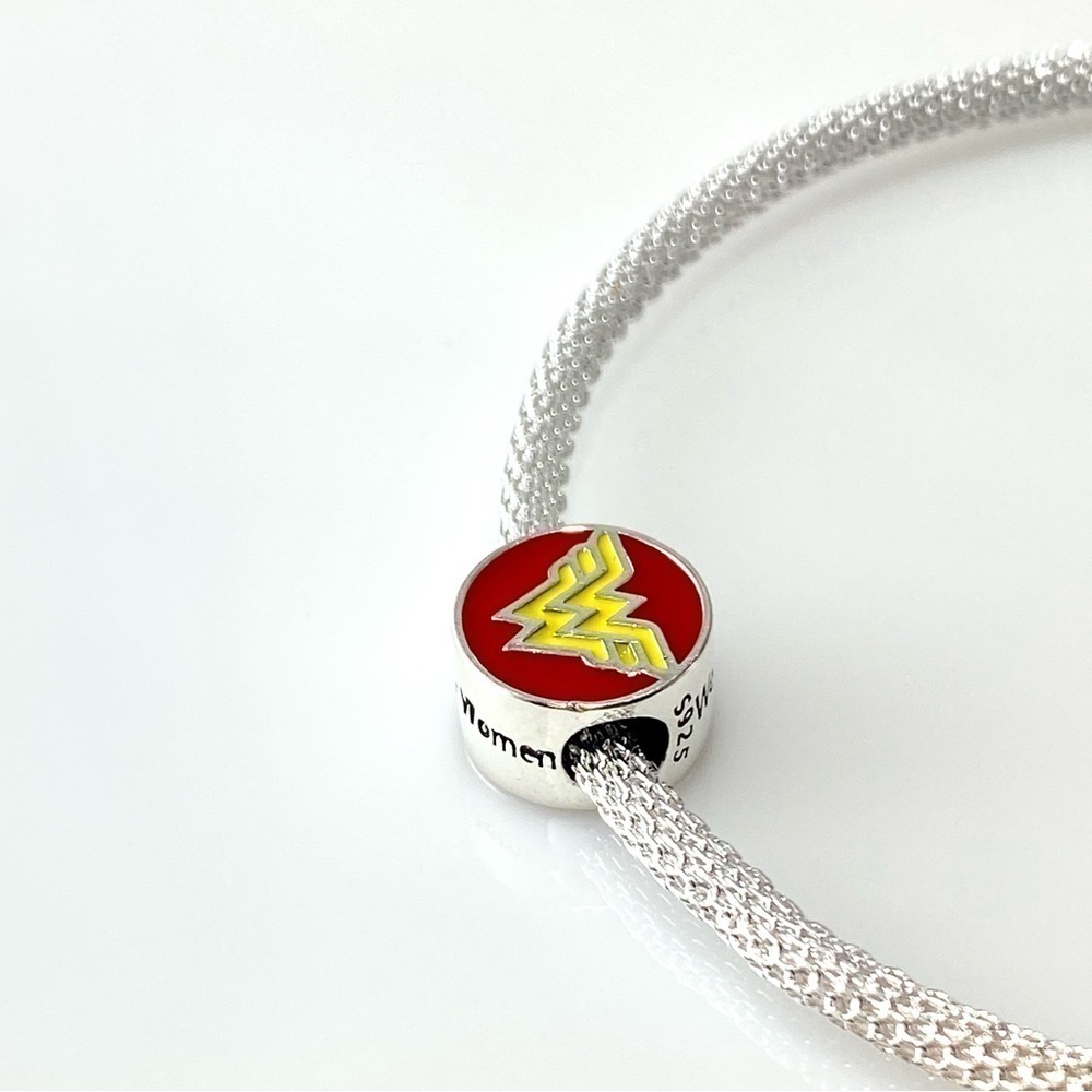 DC Wonder Woman "We Are All Wonder Women" With Enamel Charm - Picture 7 of 10